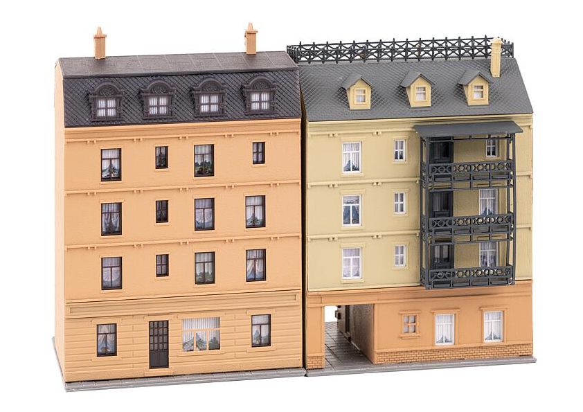 232384 Byhuse med apotek og Delikatesse butik - Billede 2