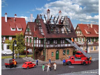 47738  Brændende hus