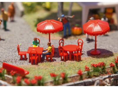 180910  Stole, borde og parasoller