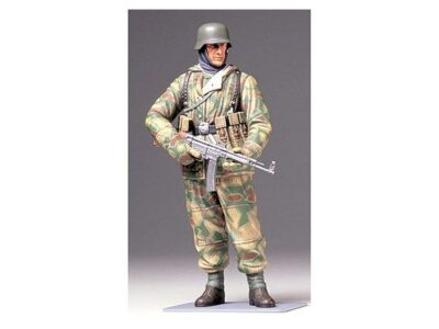 36304  GERMAN INFANTRYMAN WWII